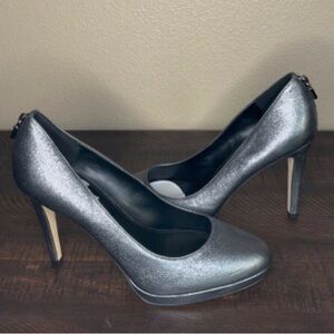 Michael Kors Women's Gray Silver High Heel Closed Pump Leather Shoes 9.5 NWOB